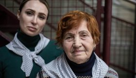 Восьмичасовой обыск устроили силовики у 83-летней матери Александра Шестуна