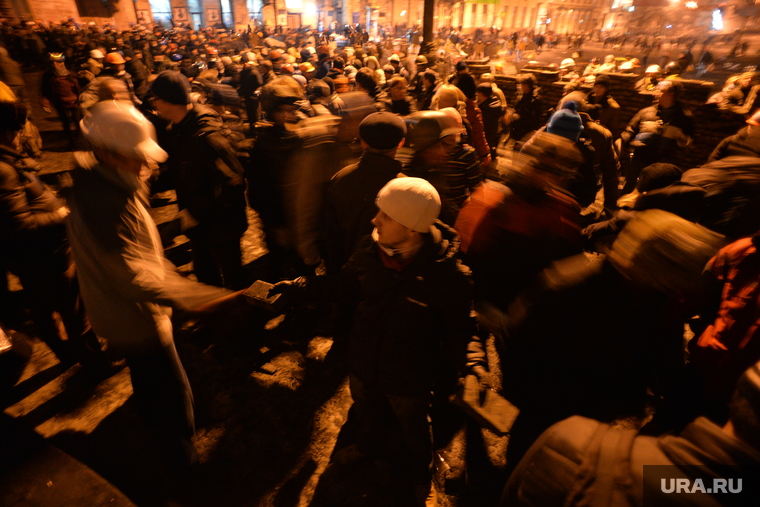 В Минске против протестующих применили светошумовые гранаты. Есть раненые