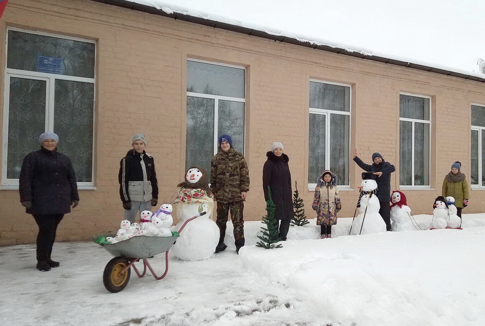 В Курской области появилась многодетная семья снеговиков