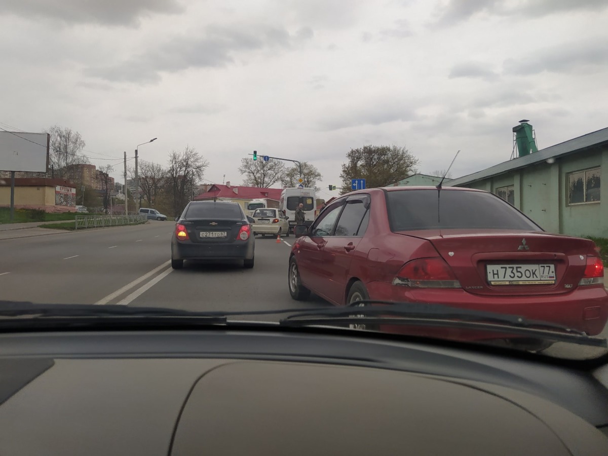 В Смоленске ДТП на Витебском шоссе спровоцировало пробку