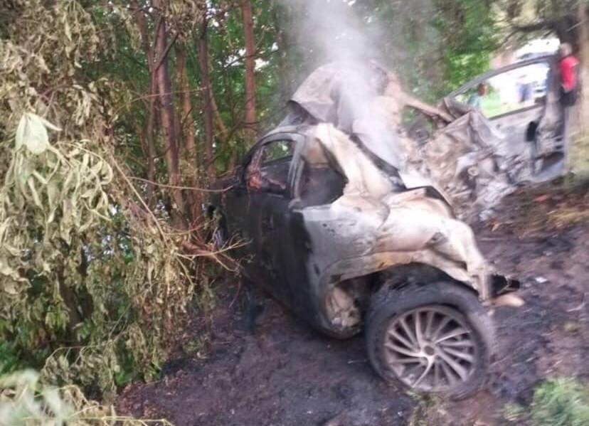 В Смоленской области авто попало в ДТП и загорело