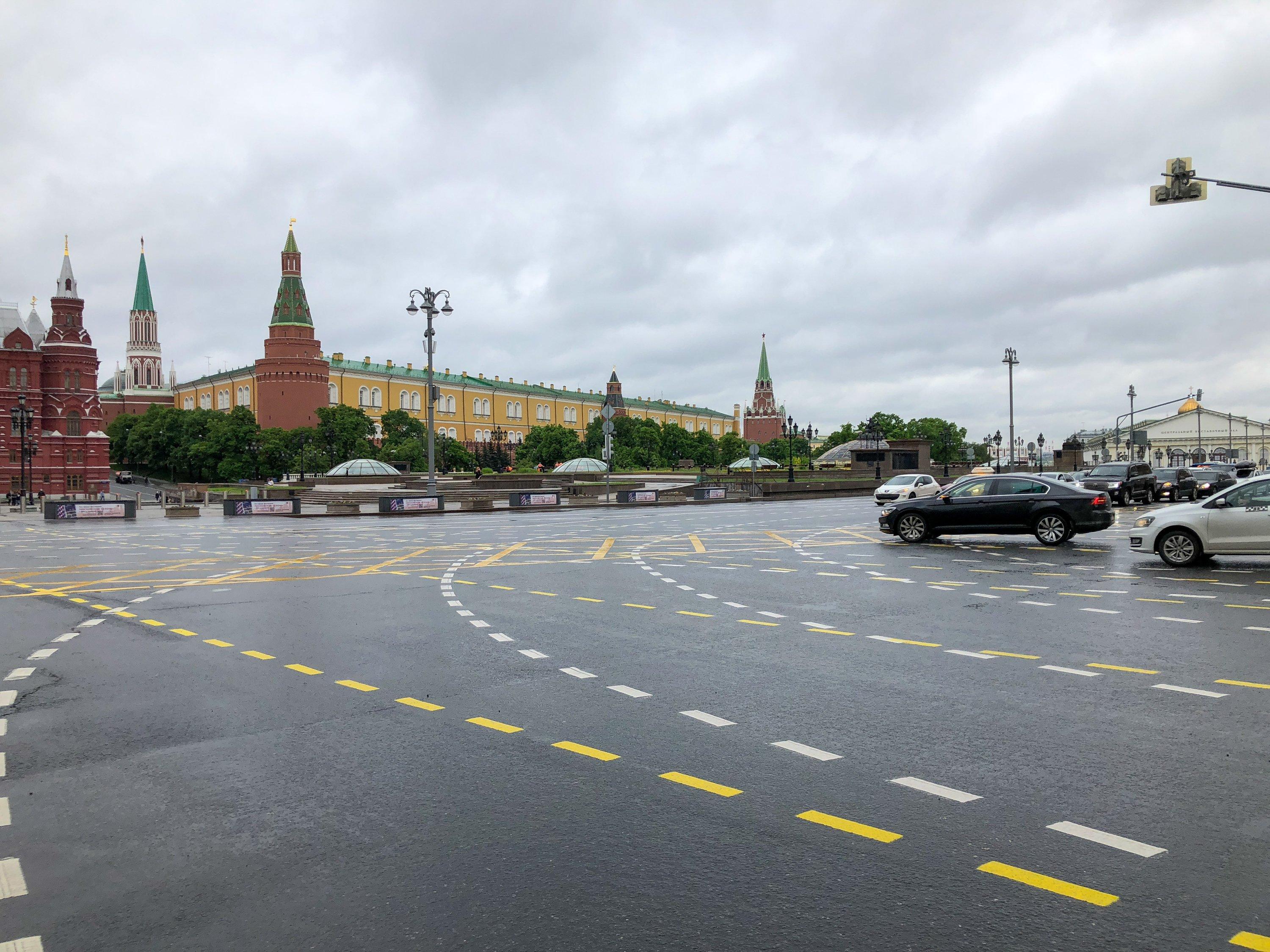 В центре Москвы перекроют движение из-за ночной репетиции парада