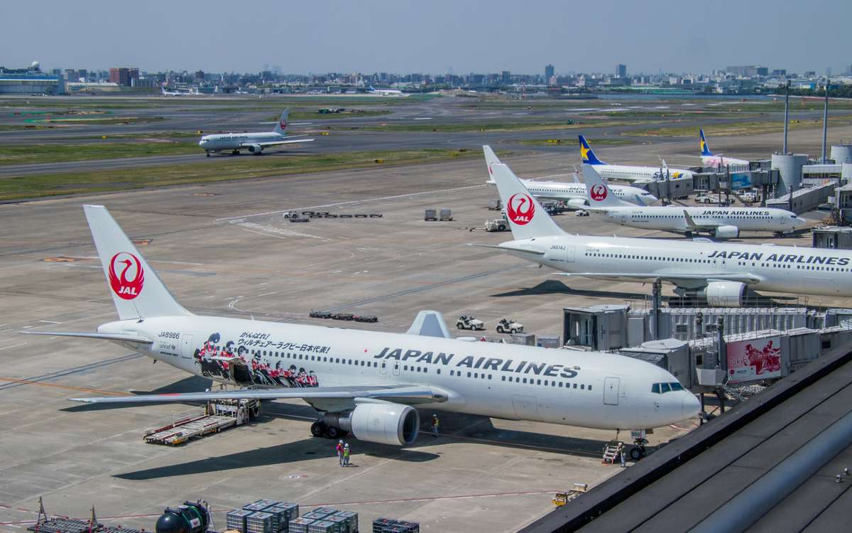 Japan Airlines перестанет использовать обращение «дамы и господа», чтобы не дискриминировать сексуальные меньшинства