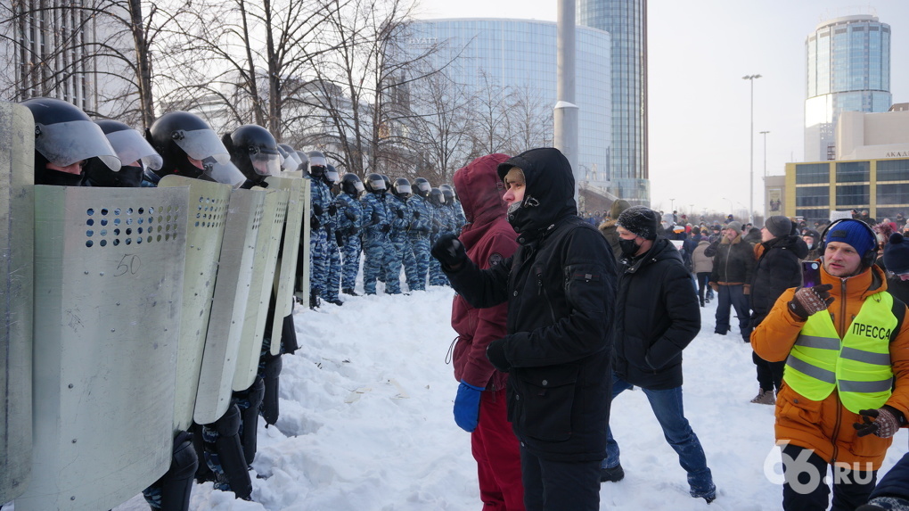 За нарушение ПДД получите уголовку. Что нельзя делать на протестном шествии в Екатеринбурге