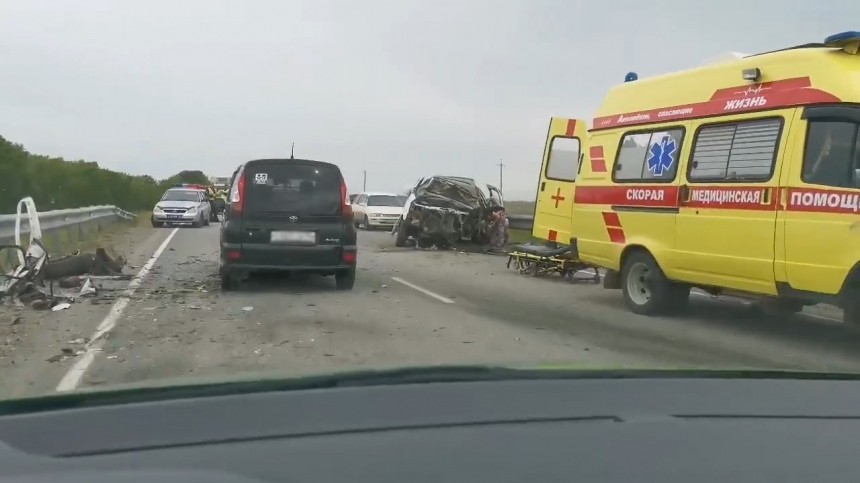 Последствия жесткого ДТП под Новосибирском попали на видео