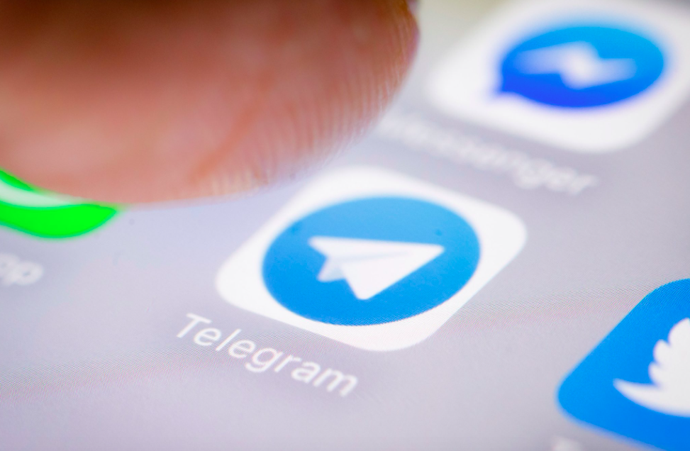 Американцы начали массово скачивать Telegram