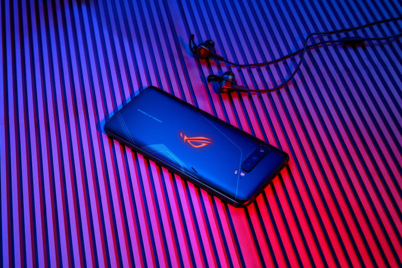 Представлен игровой смартфон ASUS ROG Phone 3