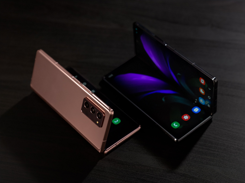 Ставший популярным ещё до выхода Samsung Galaxy Z Fold2 доступен в России и во всём мире