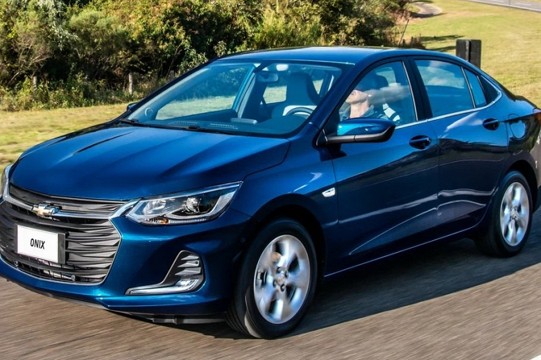 Chevrolet Onix 2023 привезли в Россию по цене Lada Vesta NG