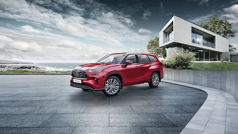 Toyota назвала стоимость нового Highlander в России