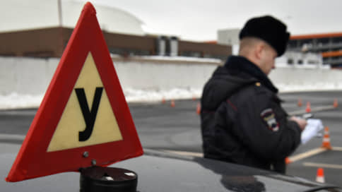 Права выдавали по прайсу // В Белгороде сотрудников ГИБДД заподозрили в получении взяток