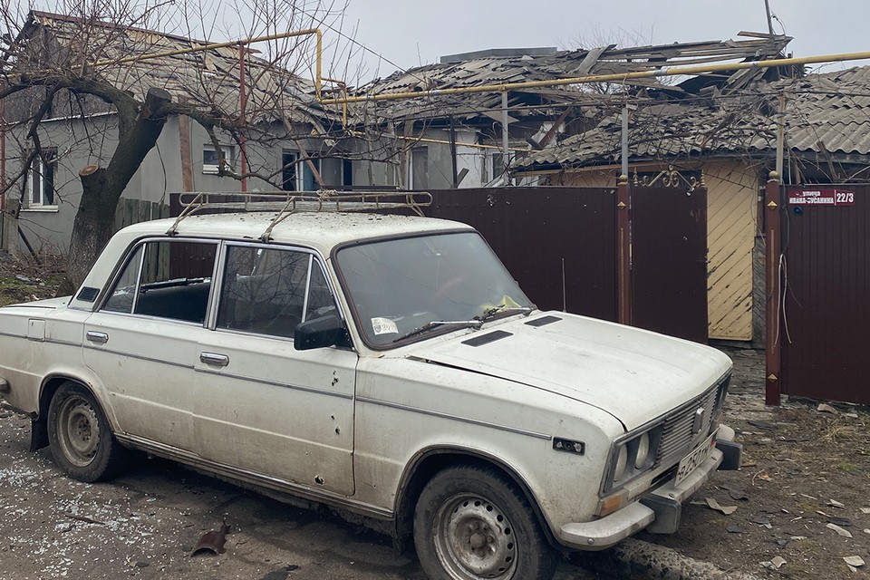 Удар на прощание: украинские военные обстреляли маленький поселок в ДНР в первый день независимости республики