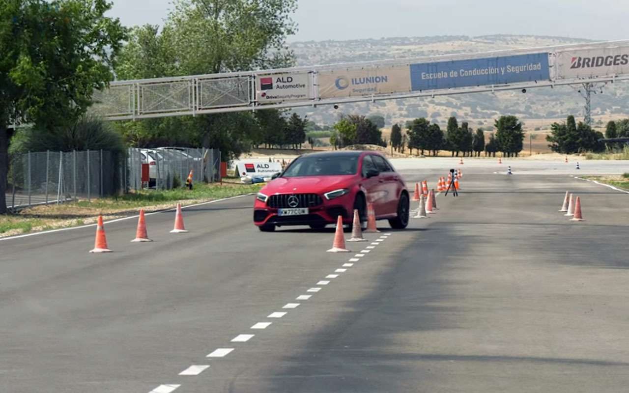 «Лосиный» тест для Mercedes-AMG A45 S — есть вопросы!